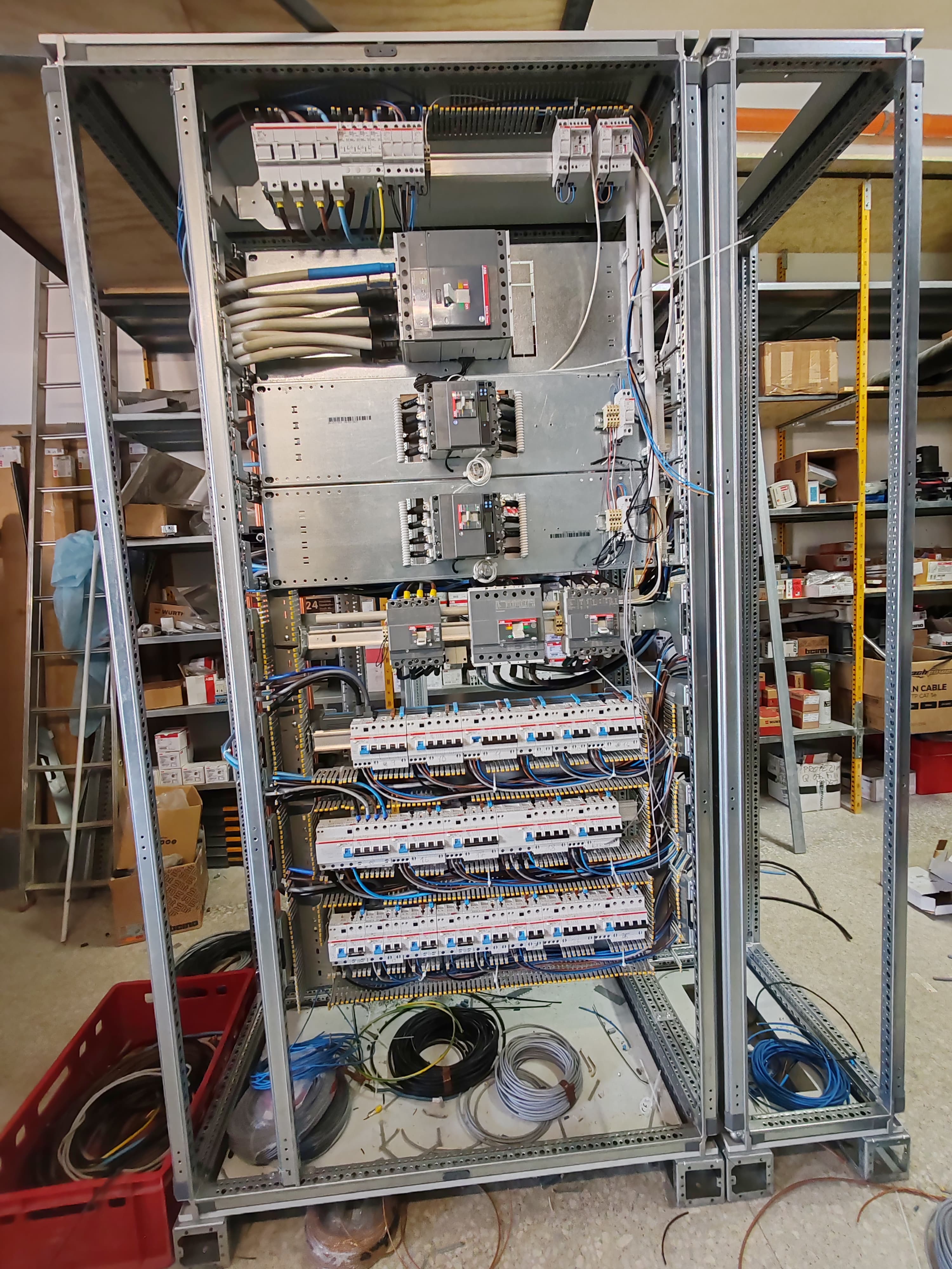 cablaggio reale di quadro elettrico industriale a Corigliano-Rossano